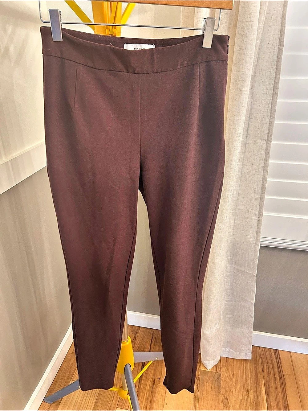 Reiss Straight Leg Pants in Maroon US 6 Like New